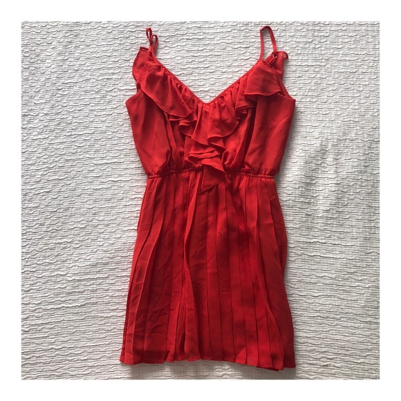 BCBGeneration Dresses & Skirts - Ruffle Front Pleated Flounce Dress